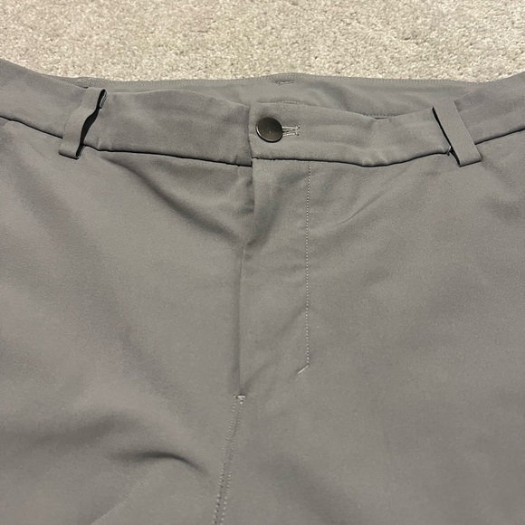 Lululemon Men’s Commission Classic-Fit Pant Grey - Picture 14 of 14
